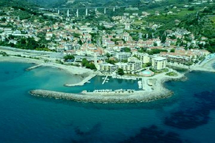 Mia, 38 — Escort in Marina di San Lorenzo, Italy