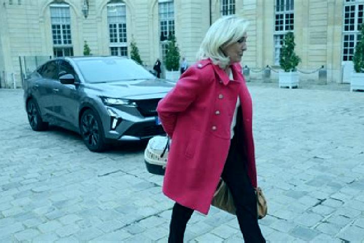 Mia, 38 — Escort in Matignon, France