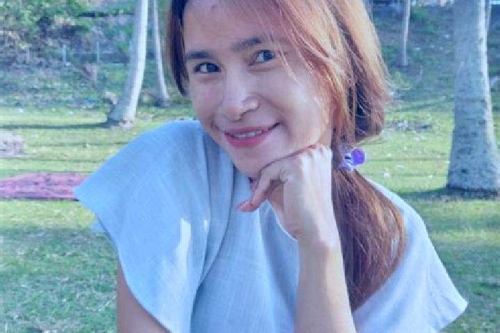 Mia, 38 — Escort in Nefoneut, Indonesia