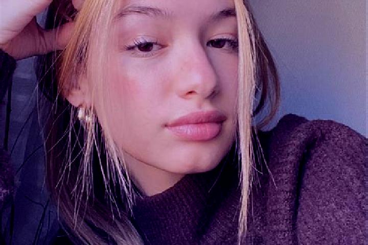 Mia, 39, a blonde brown-eyed middle eastern companion based in Thangool. Offering Duos, Prostate Massage, Deep French Kissing. Available for incall and outca...