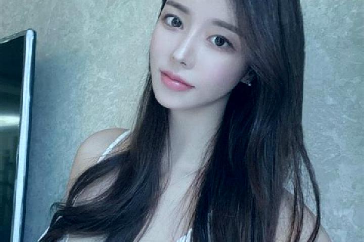 Mia, 39 — Escort in Nanyingmen, China