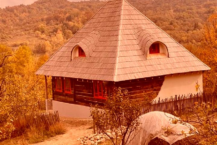 Mia, 39 — Escort in Sarbii-Magura, Romania