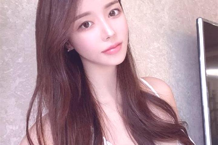 Mia, 39 — Escort in Xixiang, China