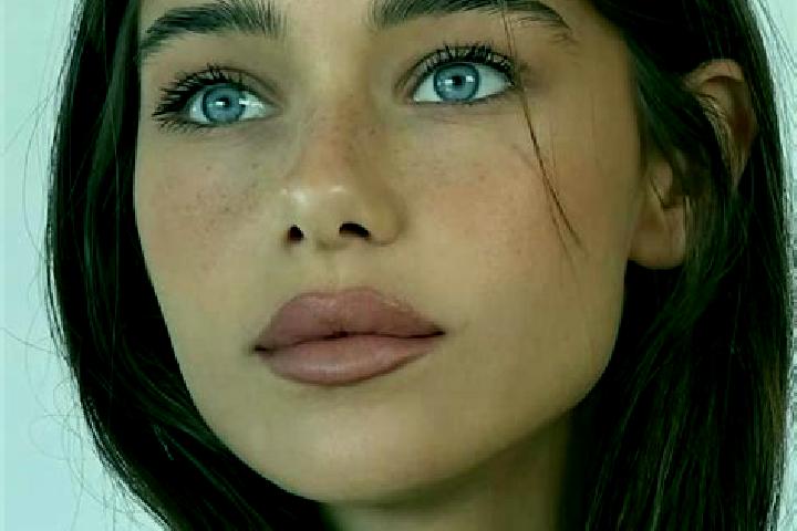 Mila, 20, a brunette amber-eyed middle eastern companion based in Tamalameque. Offering OWO, Duos. Available for incall and outcall, day and evening dates.