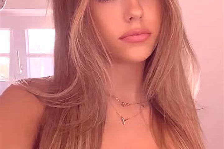 Mila, 20, a dark blonde brown-eyed middle eastern companion based in Turcinesti. Offering Duos, Travel Companion, Fetish, GFE, Girlfriend Experience. Availab...
