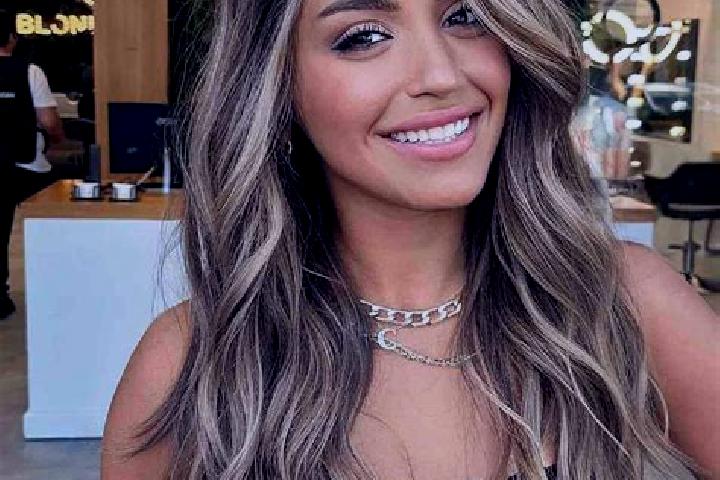 Mila, 20, a dark blonde dark-eyed mixed companion based in Zeddiani. Offering Dinner Date, CIM, Duos. Available for incall and outcall, day and evening dates.