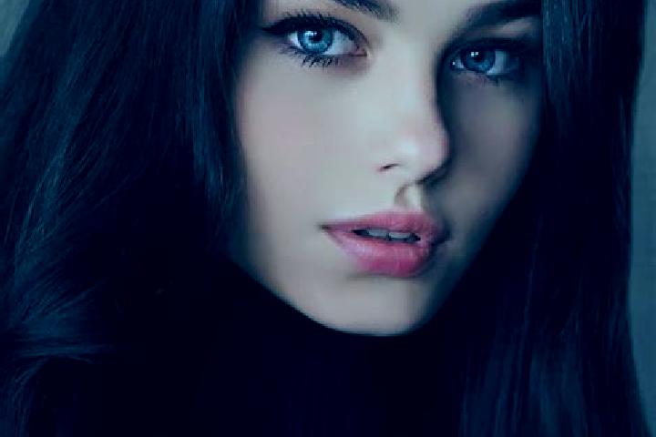 Mila, 21, a auburn dark-eyed latina companion based in La Alameda de la Sagra. Offering Roleplay, Girlfriend Experience, Tantra, Fetish, CIM. Available for i...