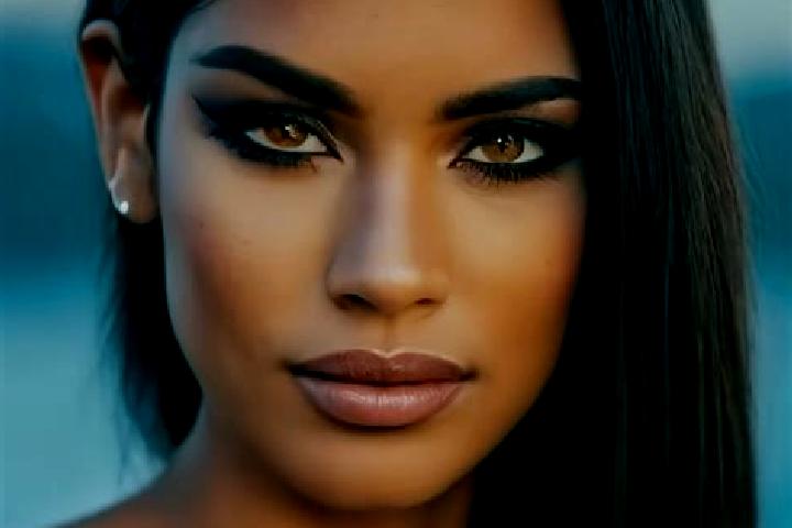 Mila, 21, a black amber-eyed latina companion based in El Descanso. Offering Erotic Massage, Domination. Available for incall and outcall, day and evening da...
