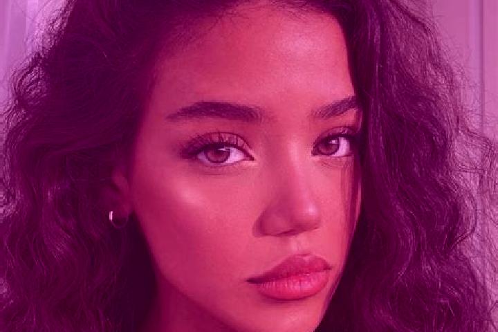 Mila, 21, a black brown-eyed mediterranean companion based in Sluizen. Offering Dinner Date, OWO, Duos, Tantra. Available for incall and outcall, overnight b...