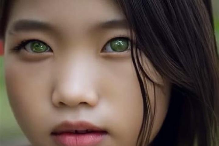 Mila, 21, a brunette green-eyed asian companion based in Syrskoye. Offering Massage, OWO, Fetish. Available for incall and outcall, day and evening dates.