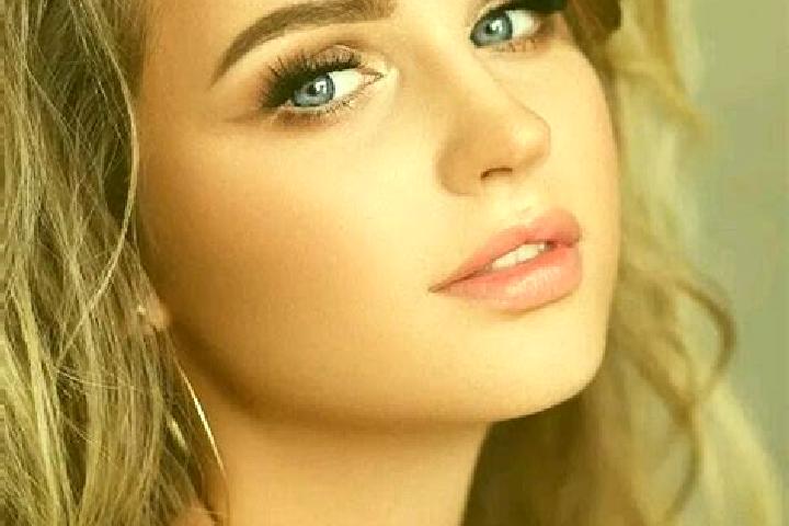 Mila, 21, a dark blonde blue-eyed middle eastern companion based in Puerto Vidal. Offering Erotic Massage, Dinner Date, Overnight, Deep French Kissing, Party...