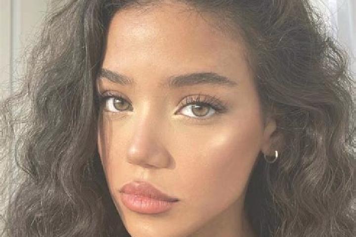 Mila, 22, a black brown-eyed mixed companion based in Upton. Offering Massage, GFE, Roleplay, Overnight. Available for incall and outcall, day and evening da...