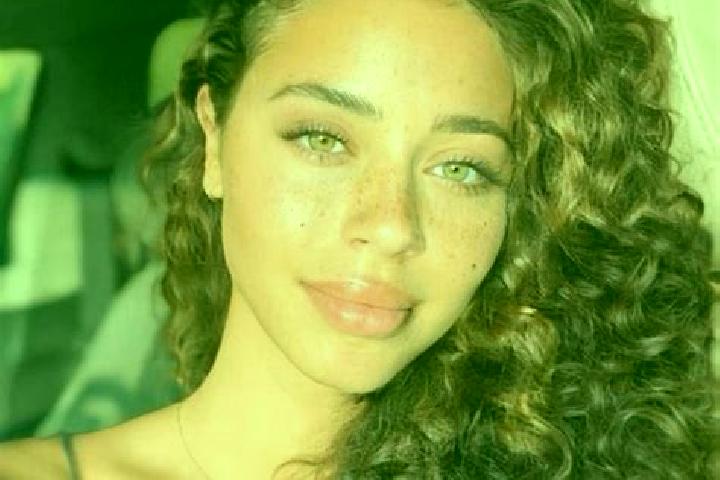 Mila, 22, a black hazel-eyed latina companion based in Villars-sur-Var. Offering Massage, Striptease, A-Level, Overnight. Available for incall and outcall, o...