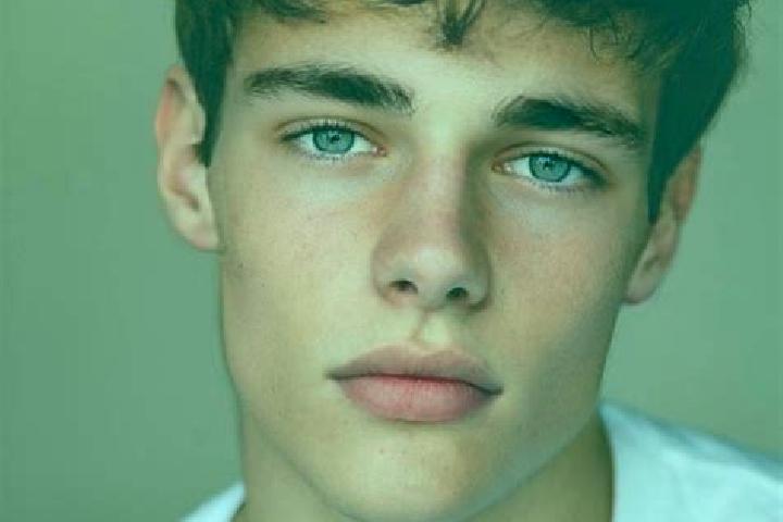 Mila, 22, a chestnut brown-eyed caucasian companion based in Glen Raven. Offering Dinner Date, Striptease, Deep French Kissing. Available for incall and outc...