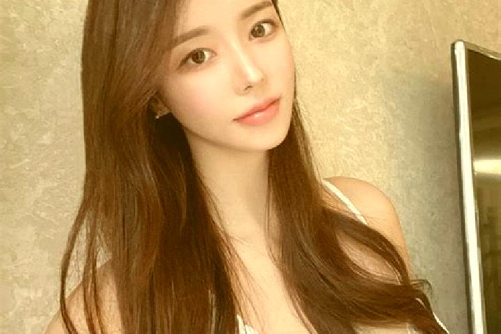 Mila, 22 — Escort in Dianweijie, China