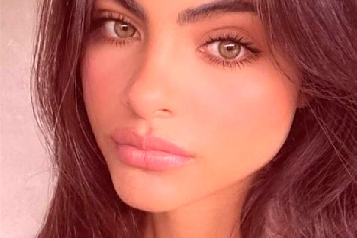 Mila, 23, a auburn dark-eyed indian companion based in Besnakeh. Offering GFE, Domination, Striptease, Party Girl. Available for incall and outcall, day and ...