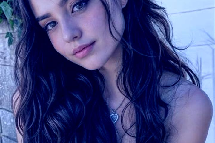 Mila, 23, a brunette hazel-eyed slavic companion based in Luchyste. Offering Striptease, Tantra, Dinner Date, Fetish. Available for incall and outcall, day a...