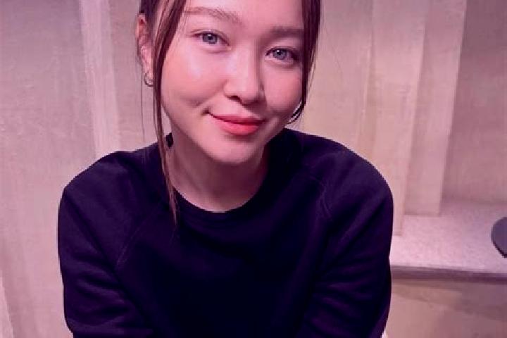 Mila, 23, a chestnut blue-eyed asian companion based in Matraterenye. Offering Girlfriend Experience, Fetish, Erotic Massage. Available for incall and outcal...