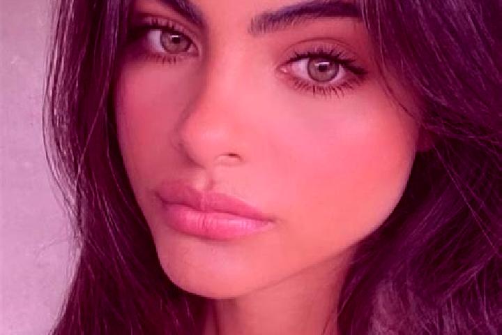 Mila, 23, a chestnut green-eyed caucasian companion based in Scotts Mill. Offering CIM, A-Level. Available for incall and outcall, overnight bookings available.