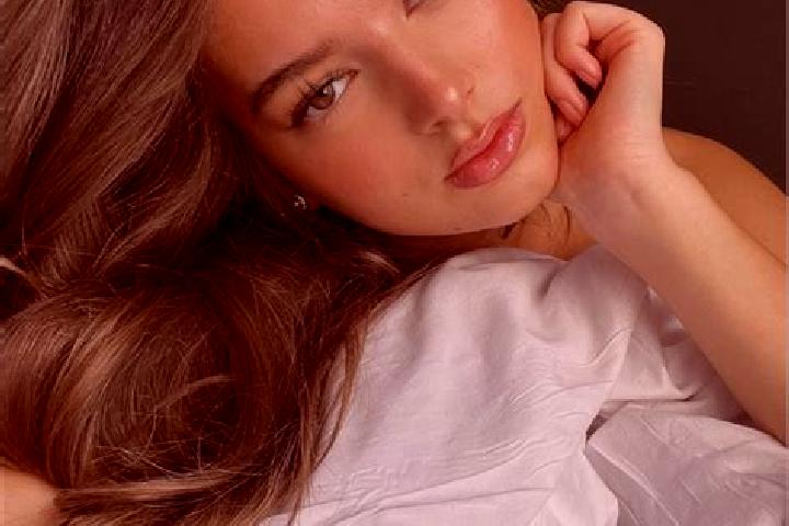 Mila, 23, a chestnut hazel-eyed slavic companion based in Sukawangsa. Offering A-Level, Massage, Domination. Available for incall and outcall, overnight book...