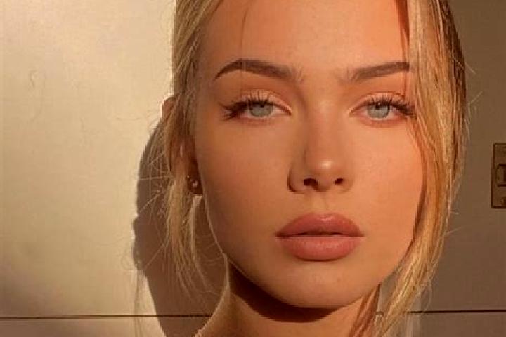 Mila, 23, a red green-eyed european companion based in Valle de Guanape. Offering Party Girl, Massage, Domination. Available for incall and outcall, day and ...