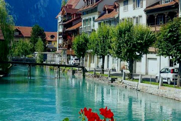 Mila, 23 — Escort in Breitenmatt, Switzerland