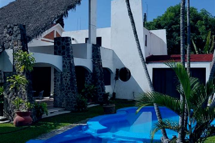 Mila, 23 — Escort in San Pedro Apatlaco, Mexico