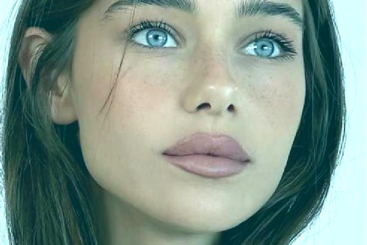 Mila, 24, a brunette brown-eyed mixed companion based in Khomanani. Offering Overnight, Tantra, Striptease, Duos, Dinner Date. Available for incall and outca...