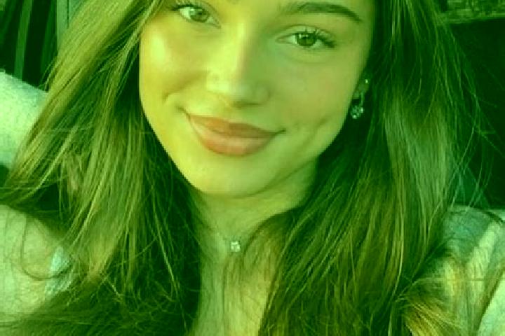 Mila, 24, a chestnut hazel-eyed indian companion based in Hiq. Offering A-Level, Travel Companion, Party Girl, GFE. Available for incall and outcall, overnig...
