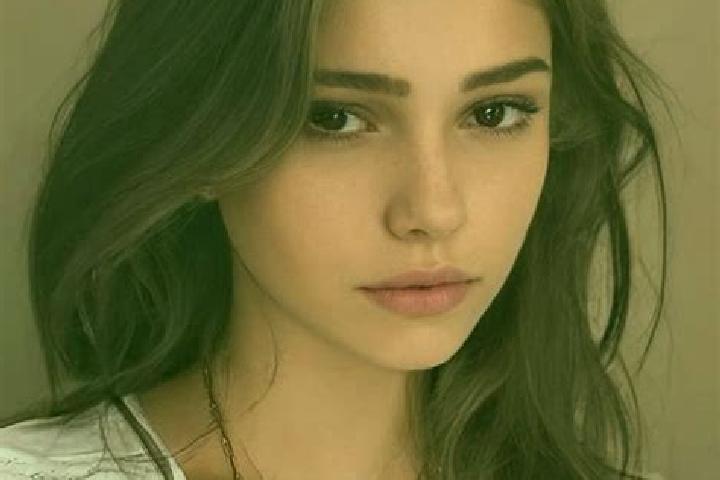 Mila, 24, a chestnut hazel-eyed slavic companion based in La Guaira. Offering Deep French Kissing, Overnight, Prostate Massage, Erotic Massage, Domination. A...