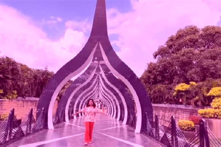 Mila, 24 — Escort in Avaniyapuram, India