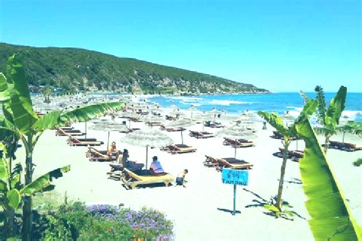 Mila, 24 — Escort in Qerret, Albania