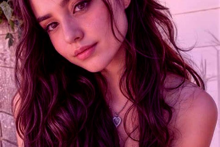 Mila, 25, a auburn amber-eyed latina companion based in Dhubri. Offering Massage, Couples, BDSM, Roleplay. Available for incall and outcall, day and evening ...