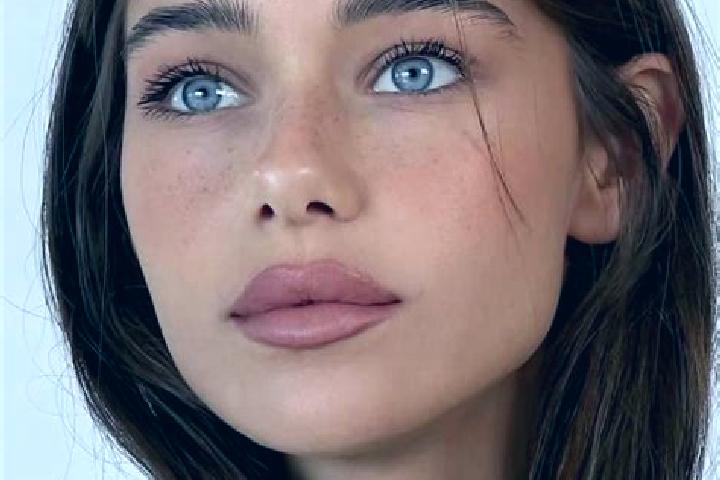 Mila, 25, a brunette amber-eyed caucasian companion based in Papagaios. Offering OWO, Prostate Massage, Girlfriend Experience. Available for incall and outca...