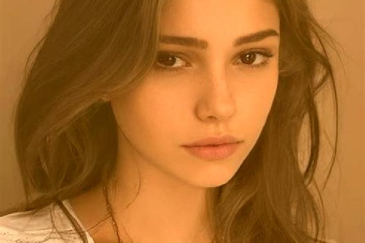 Mila, 25, a chestnut blue-eyed slavic companion based in Las Negritas. Offering Fetish, Roleplay, Travel Companion, A-Level. Available for incall and outcall...