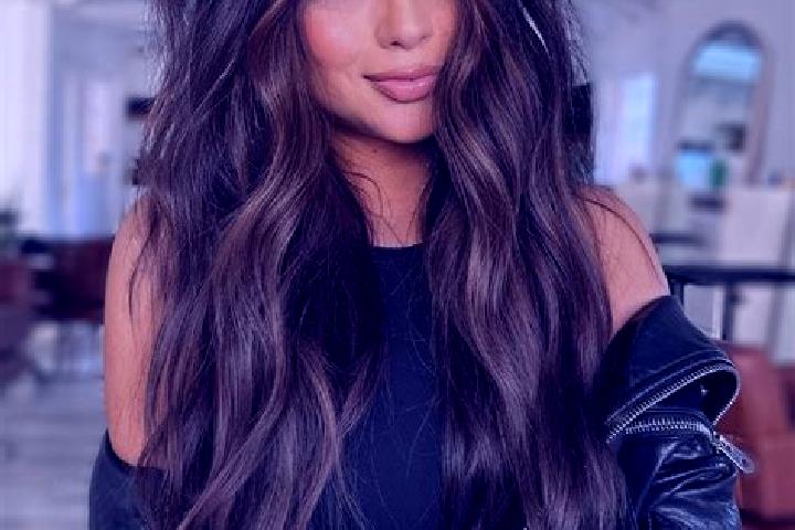 Mila, 26, a brunette dark-eyed caribbean companion based in Bobbio Pellice. Offering Tantra, BDSM. Available for incall and outcall, day and evening dates.