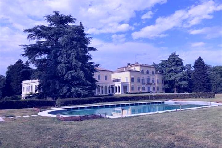 Mila, 26 — Escort in Sala Baganza, Italy