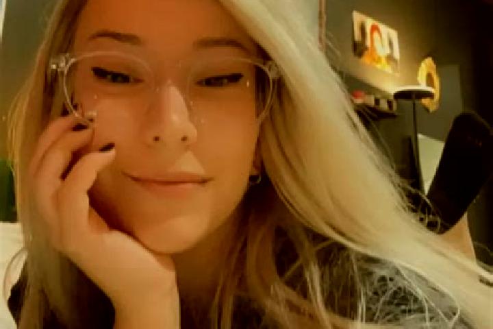 Mila, 27, a blonde amber-eyed caribbean companion based in Sohran. Offering Roleplay, Girlfriend Experience, Travel Companion, OWO. Available for incall and ...
