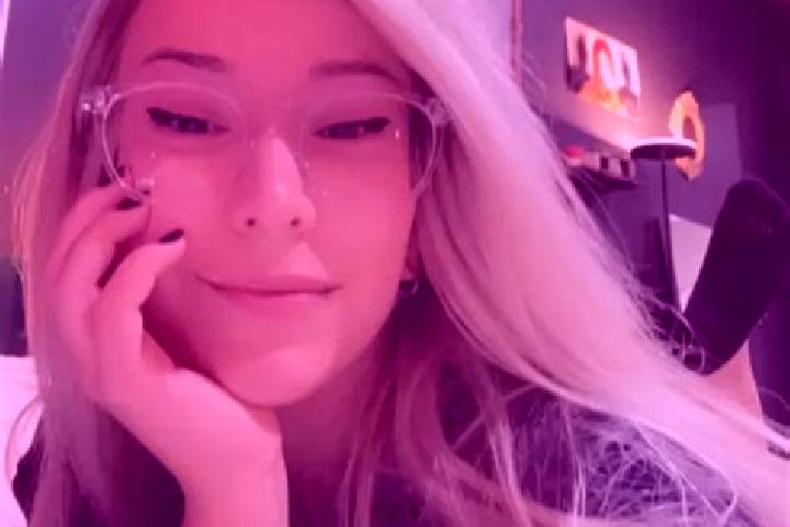 Mila, 27, a blonde grey-eyed mediterranean companion based in Crofton Park. Offering Massage, BDSM, 69, Fetish, Erotic Massage. Available for incall and outc...