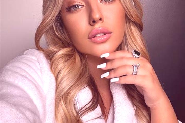 Mila, 28, a blonde grey-eyed latina companion based in Bishop Middleham. Offering OWO, Party Girl, Domination. Available for incall and outcall, overnight bo...