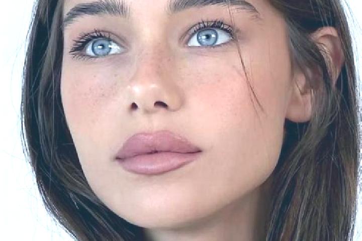 Mila, 28, a brunette amber-eyed middle eastern companion based in Brodje. Offering CIM, Domination, Travel Companion. Available for incall and outcall, day a...