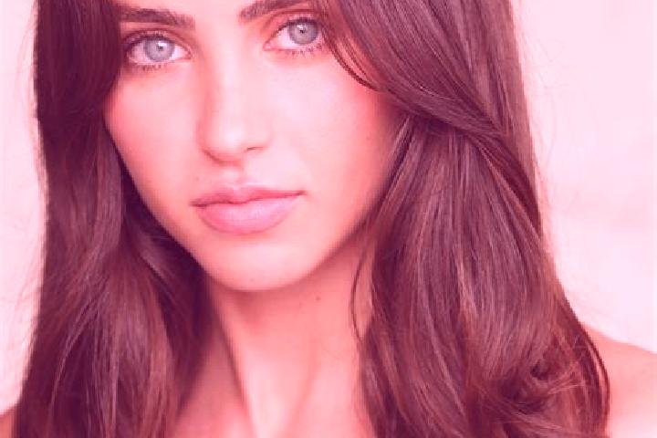 Mila, 28, a red brown-eyed indian companion based in Farafing. Offering Couples, GFE. Available for incall and outcall, day and evening dates.