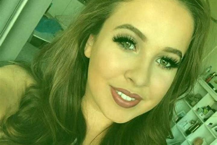 Mila, 28, a red grey-eyed mixed companion based in Greenway. Offering BDSM, Erotic Massage, Girlfriend Experience, Prostate Massage. Available for incall and...