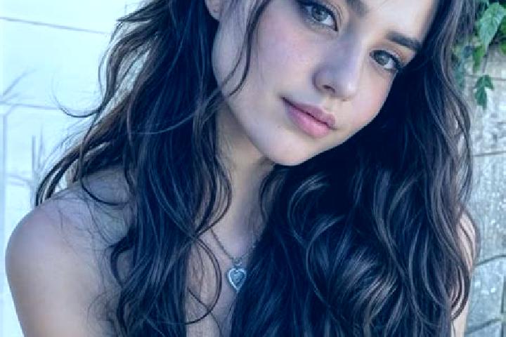 Mila, 28, a red hazel-eyed caribbean companion based in Capitan Luis Angel Vidal. Offering Overnight, Girlfriend Experience, GFE, OWO. Available for incall a...
