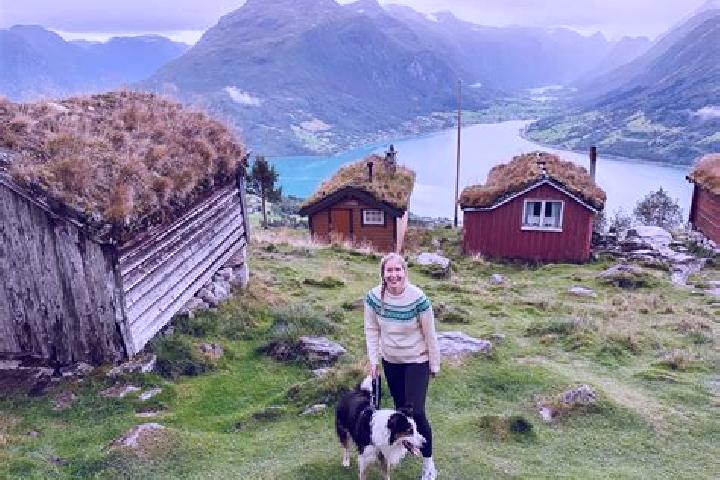 Mila, 28 — Escort in Liknes, Norway