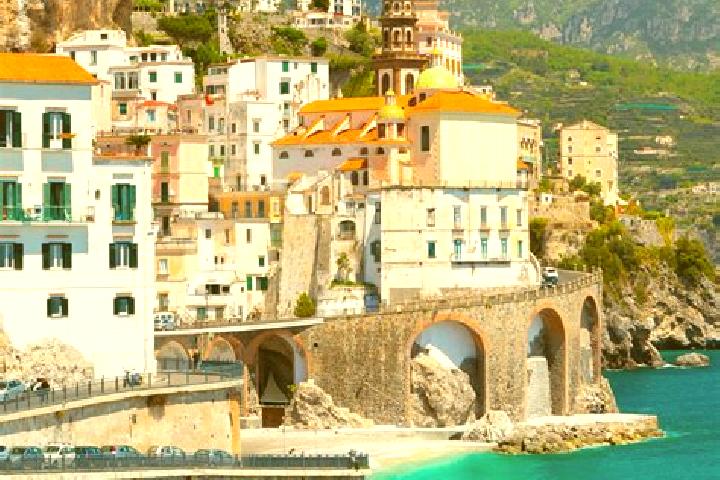 Mila, 28 — Escort in Villa-Borgo, Italy