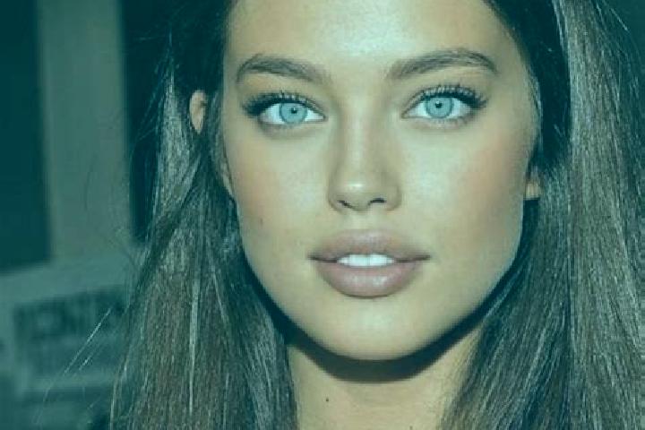 Mila, 29, a chestnut grey-eyed european companion based in Vergo. Offering Massage, GFE, Deep French Kissing, Travel Companion. Available for incall and outc...