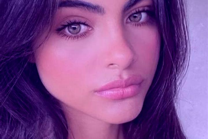 Mila, 29, a red dark-eyed indian companion based in Liphook. Offering Fetish, A-Level, Overnight. Available for incall and outcall, day and evening dates.