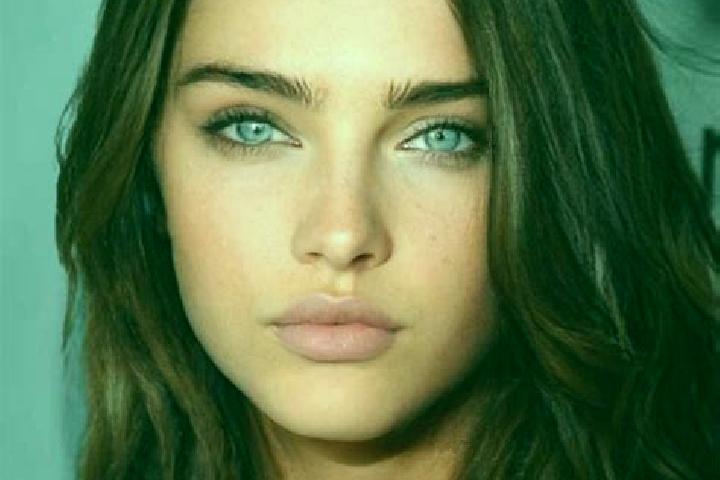 Mila, 30, a brunette grey-eyed slavic companion based in Valenca. Offering 69, Fetish, Girlfriend Experience. Available for incall and outcall, overnight boo...