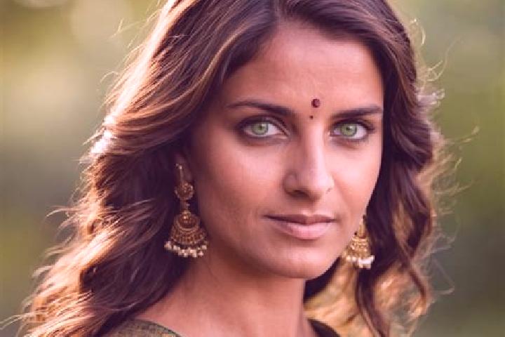 Mila, 30, a chestnut green-eyed indian companion based in Liubotyn. Offering Girlfriend Experience, GFE, BDSM, Travel Companion, CIM. Available for incall an...
